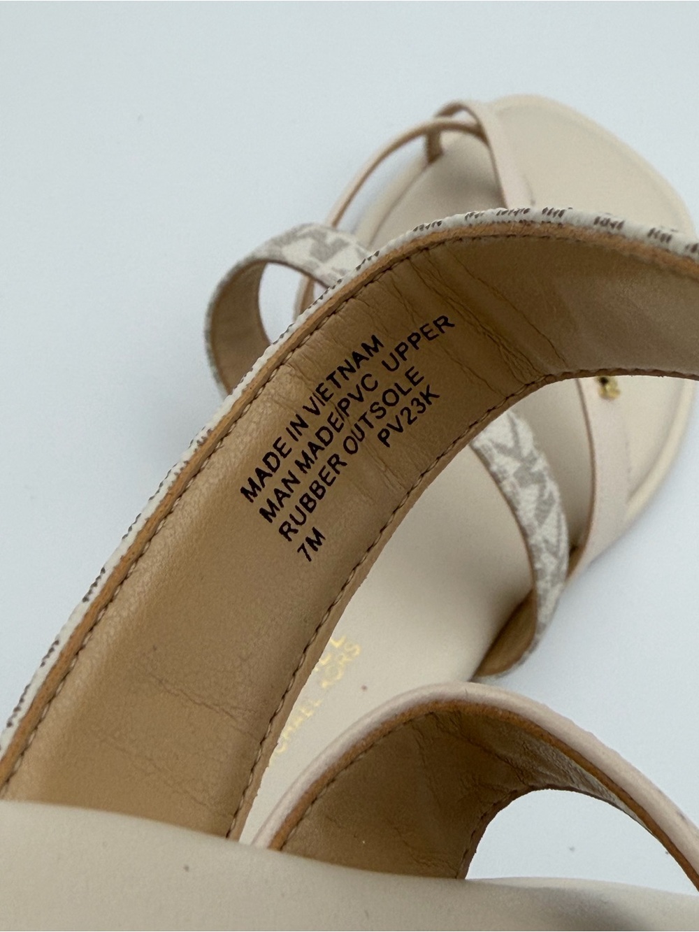 Michael Kors size 7 sandals - Picture 6 of 7